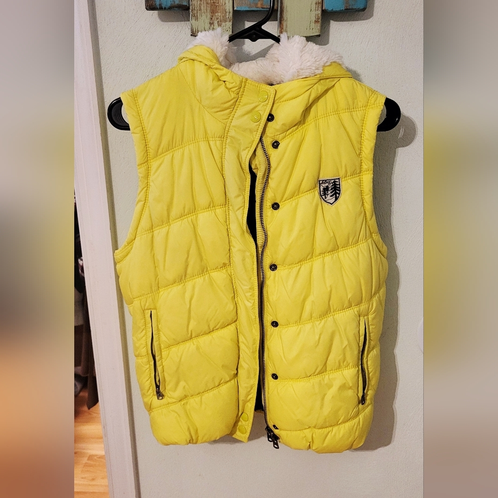 American Eagle Outfitters Yellow Puffer Vest